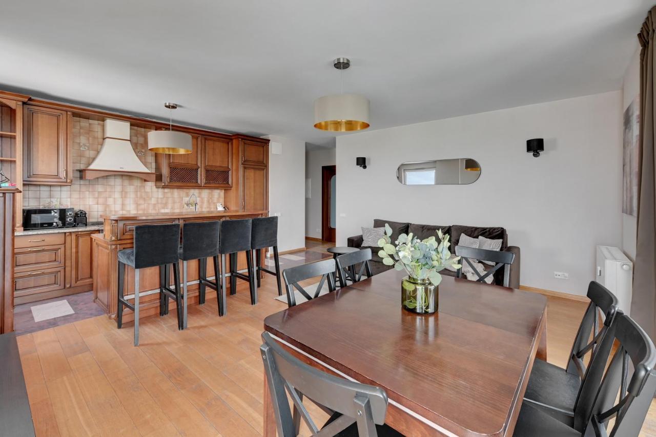 Top Floor Z Widokiem Na Morze By Downtown Apartments Gdansk Exterior foto